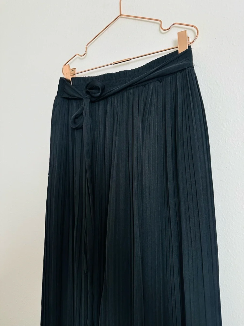 Zara Black Pleated High Waisted Culottes Wide Leg Pants Belted Size XS